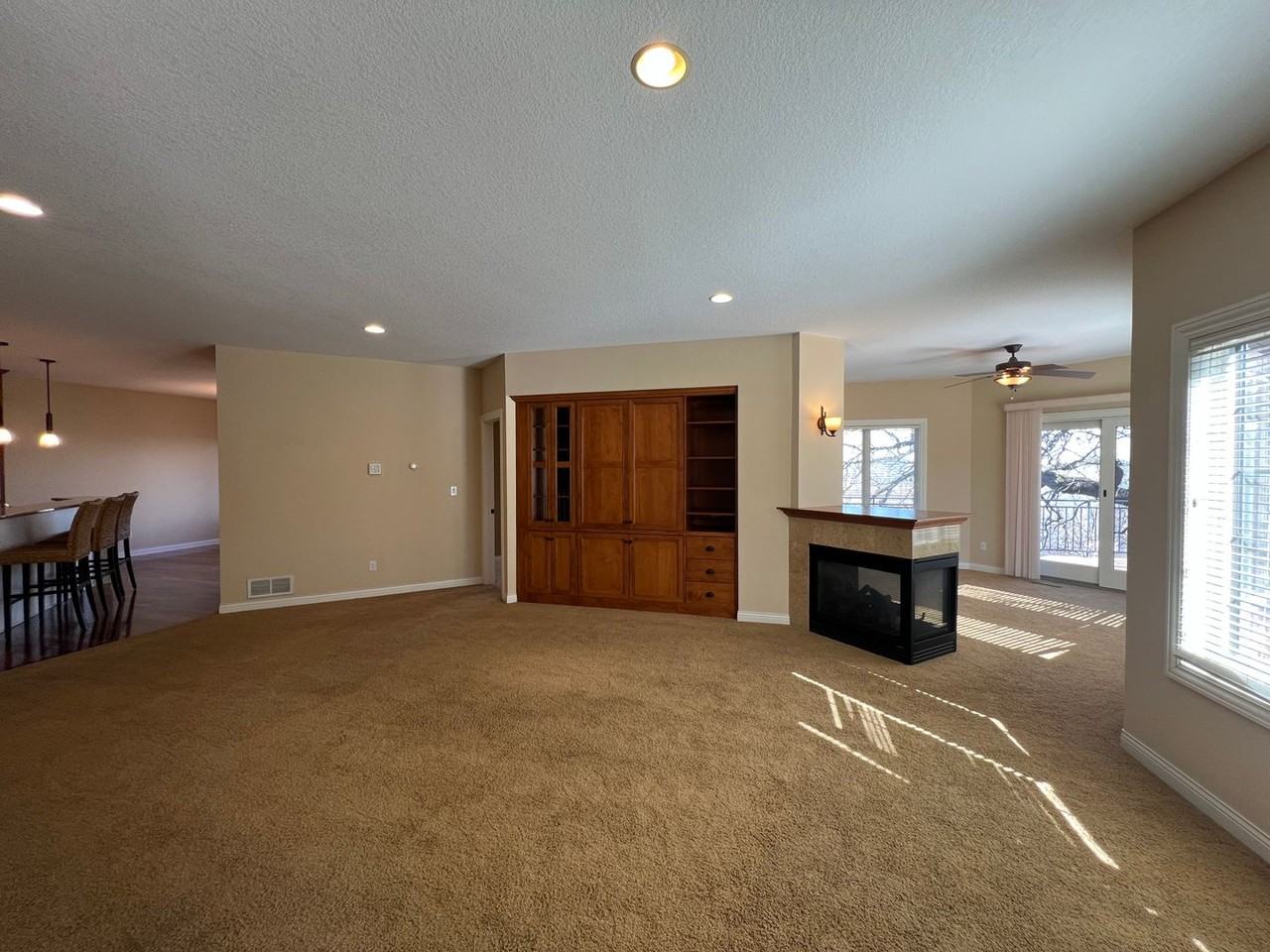 694 Panorama Cir Nw - Photo 3 of 28