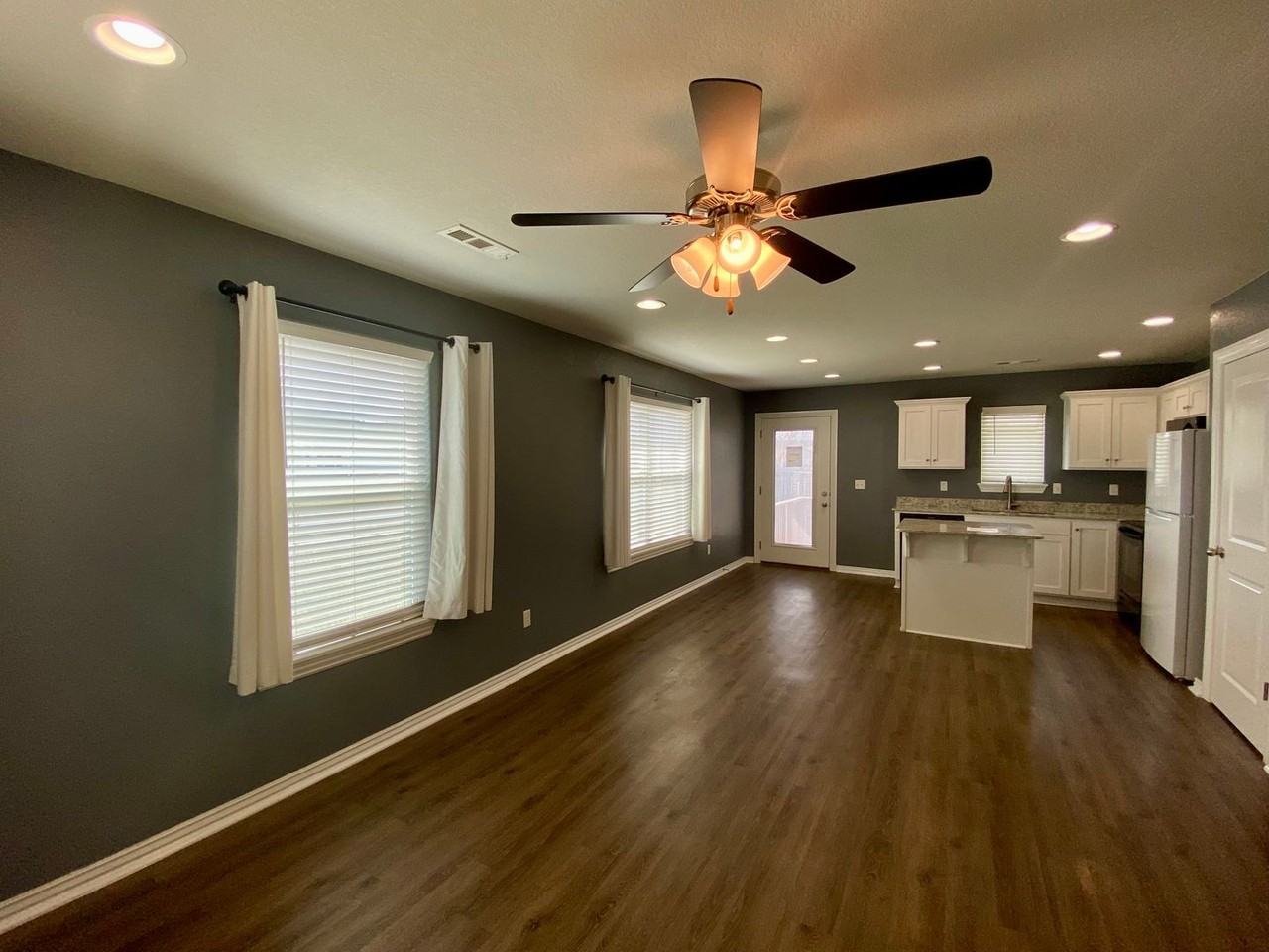 1660 Gallant Fox Ln - Photo 5 of 31