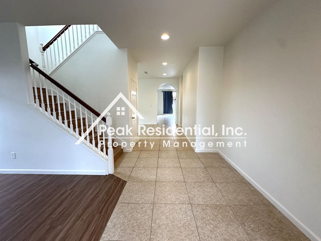 1811 Waterfall Dr - Photo 3 of 35