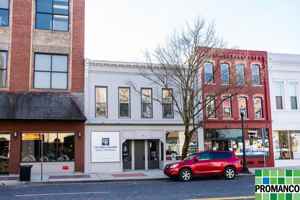 featured image of 114 1/2 Putnam St