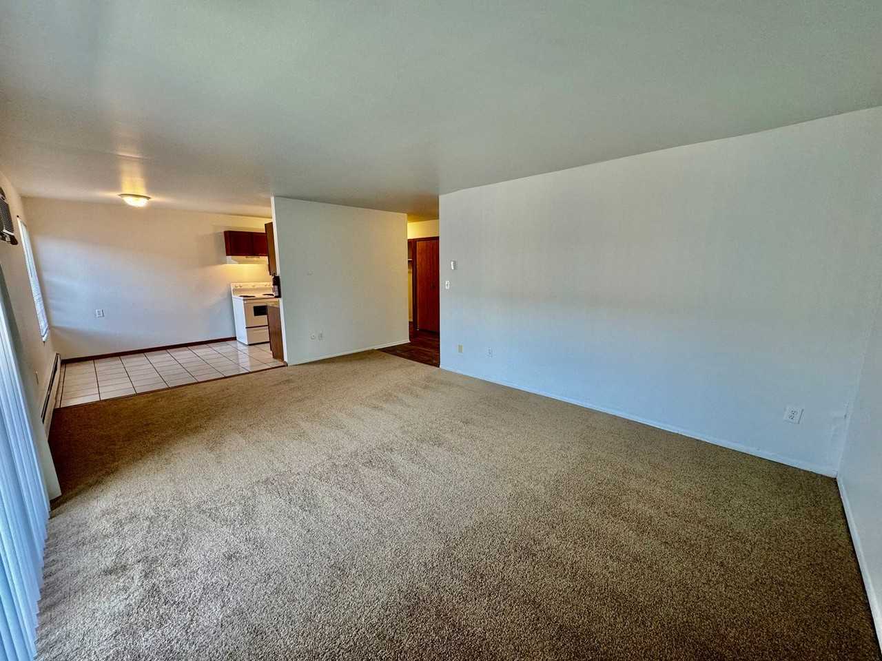 Golfview Manor - Photo 5 of 28