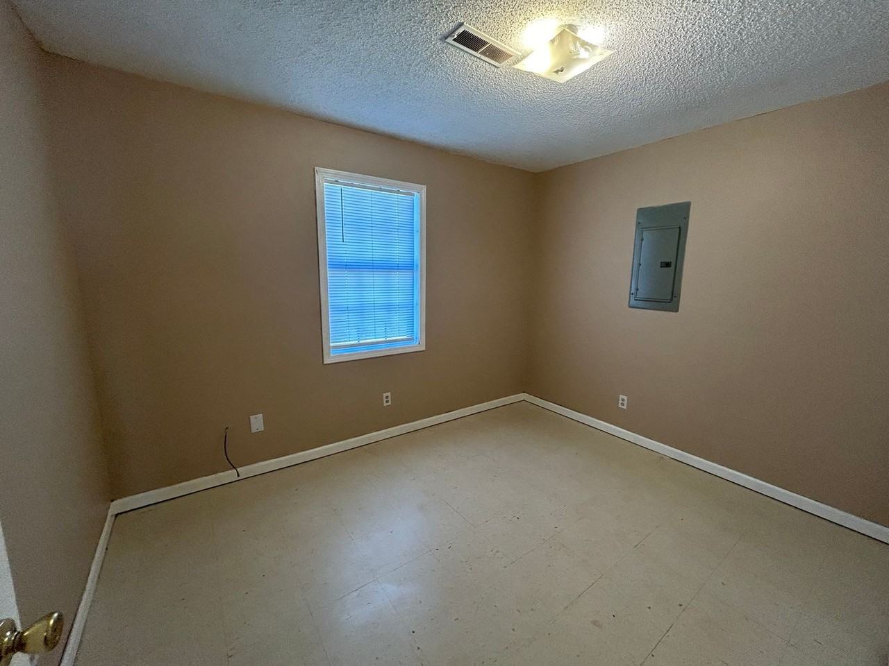 9 Tina Dr - Photo 7 of 7