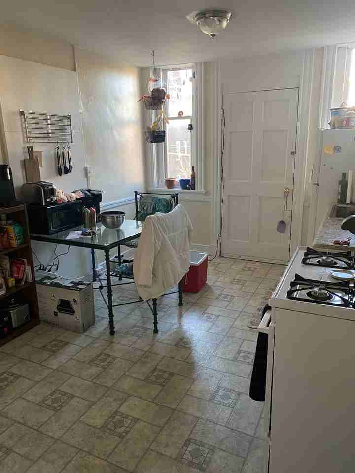 205 N Lombardy St - Photo 3 of 8