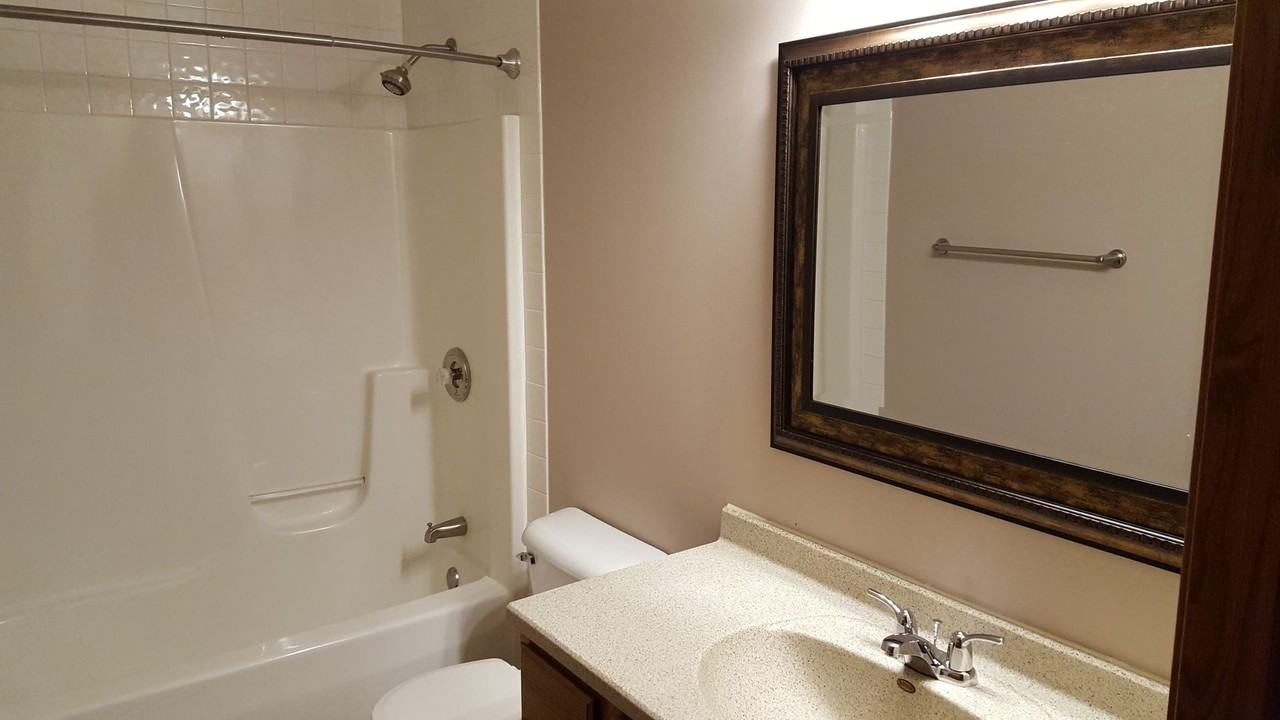 439 Overland Trl - Photo 2 of 16