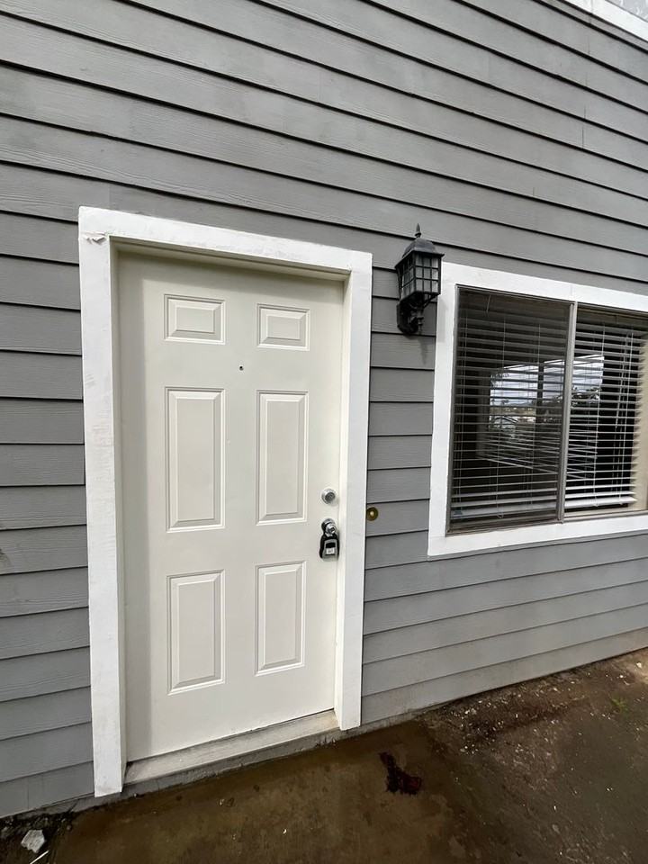 28748 Calle Del Lago - Photo 3 of 23