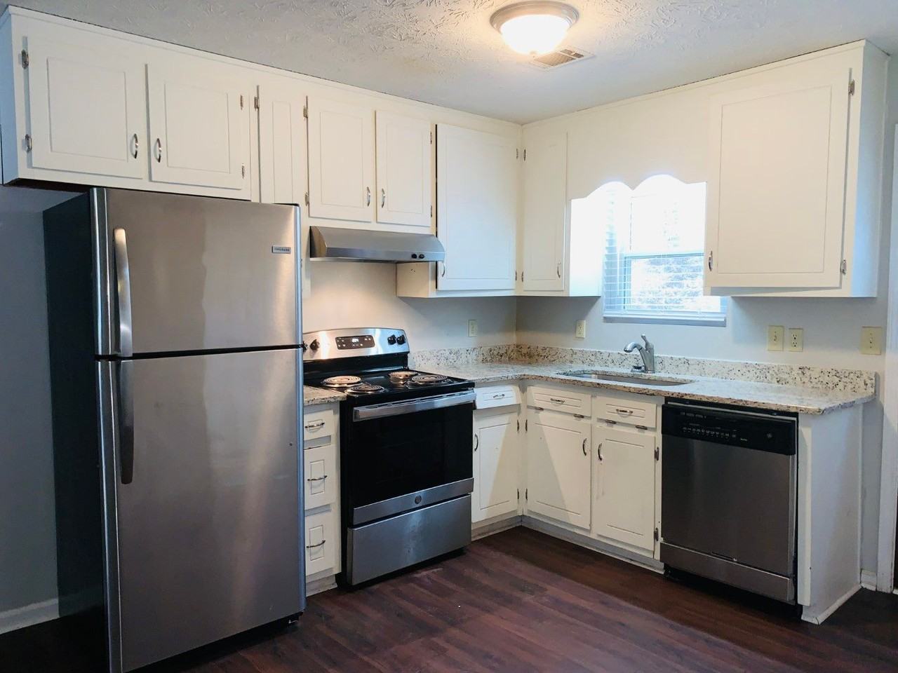 556 Arnold Lane - Photo 3 of 17