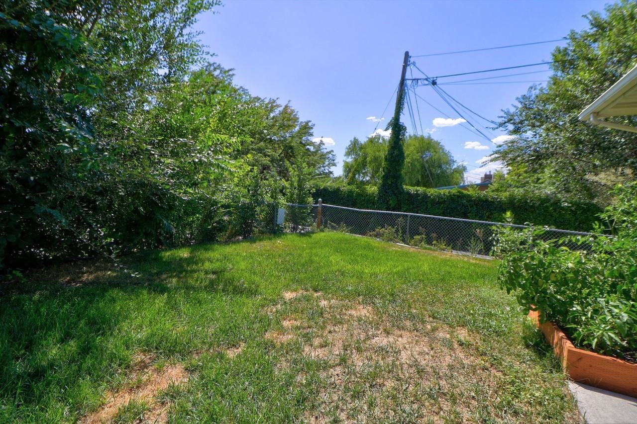 258 Duplex - Photo 3 of 19