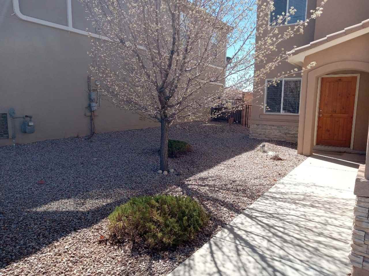 1809 Black Gold St Se - Photo 2 of 26