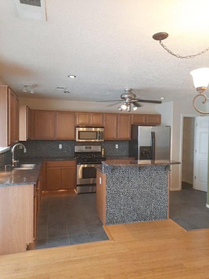 1809 Black Gold St Se - Photo 5 of 26