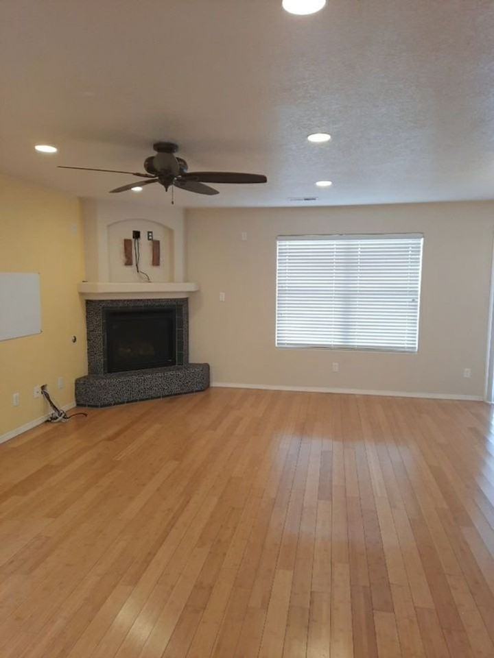 1809 Black Gold St Se - Photo 6 of 26