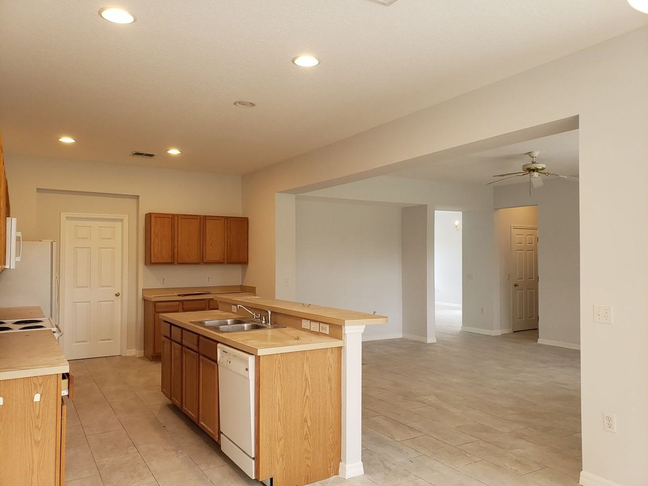 113 Bay Leaf Ln - Photo 2 of 20