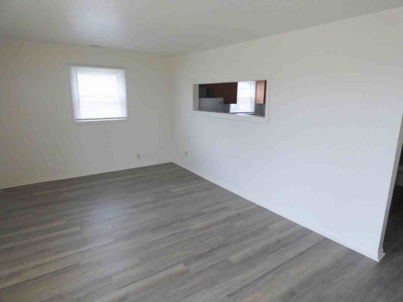 308 Pursley Dr - Photo 5 of 16