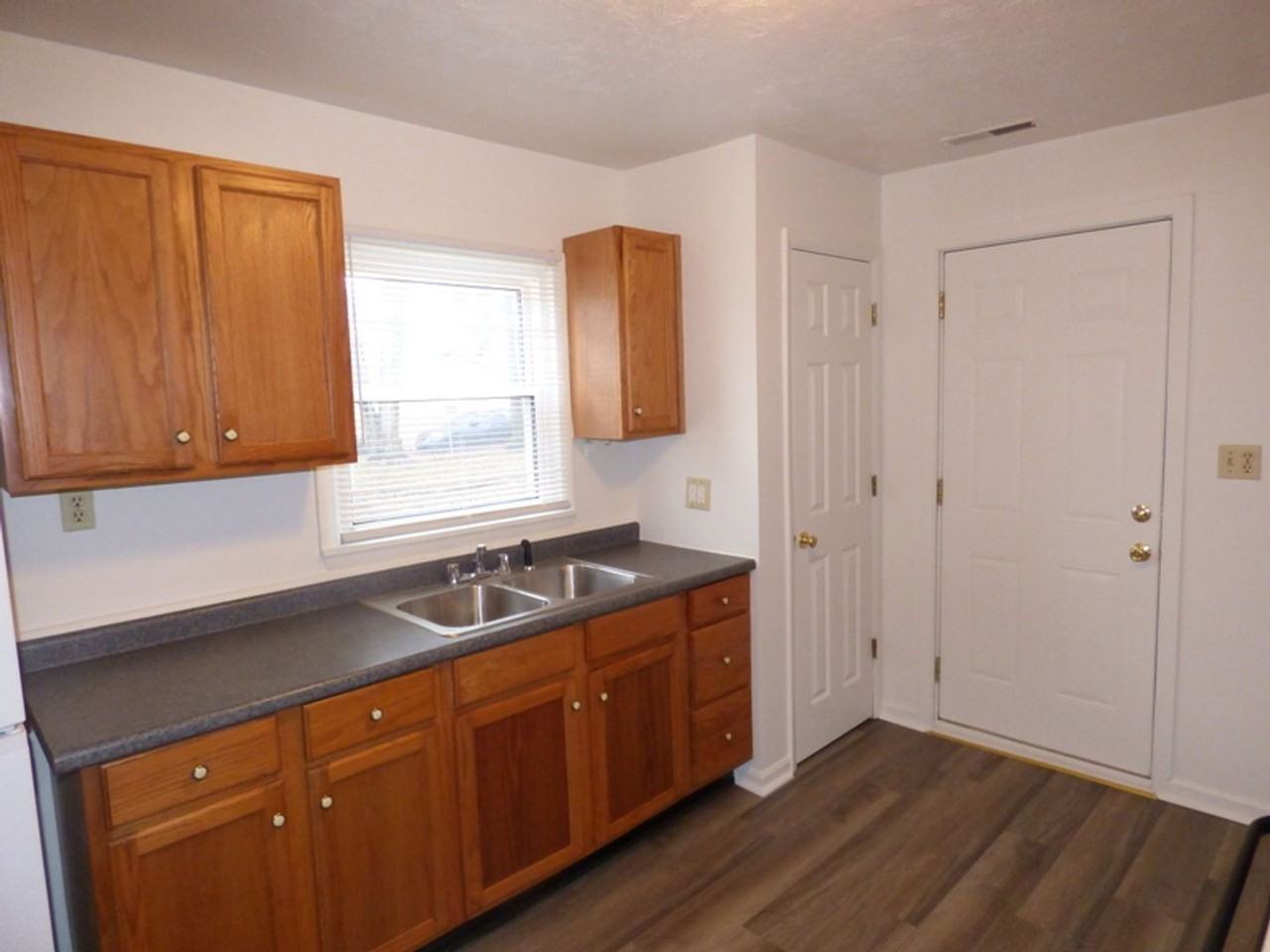 308 Pursley Dr - Photo 7 of 16