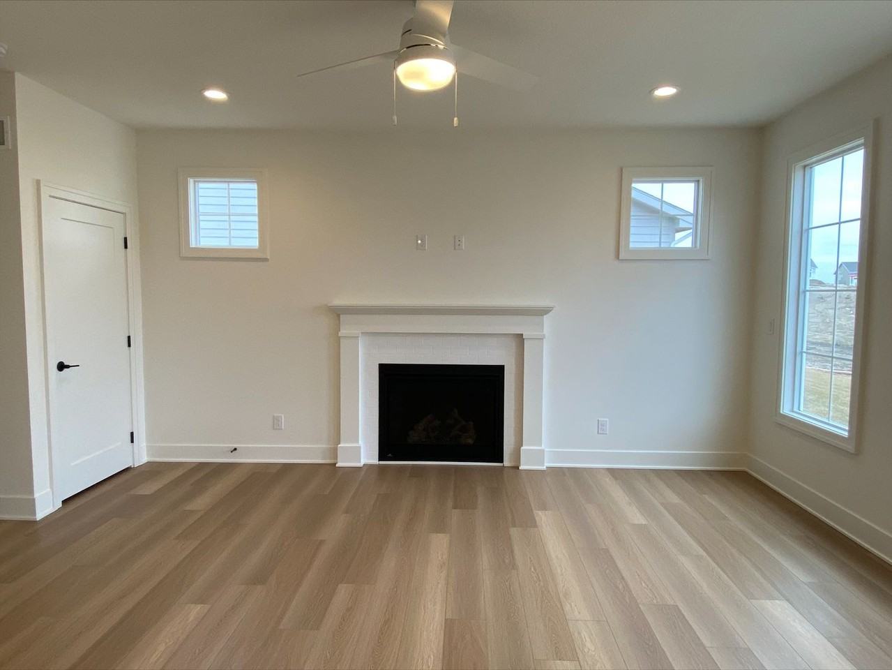 211 Ne 62nd St - Photo 4 of 5