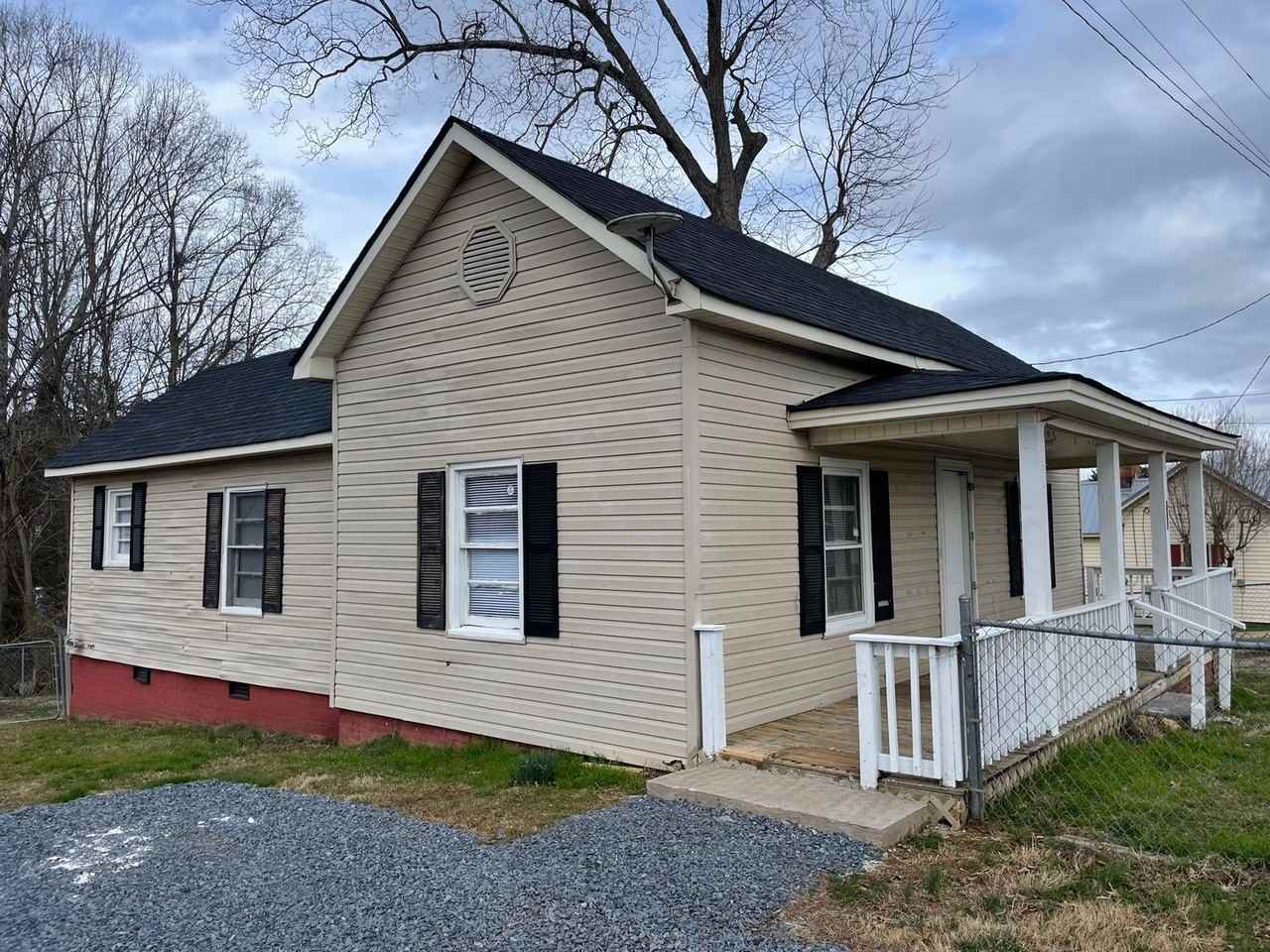 121 Russell Walker Ave - Photo 3 of 17