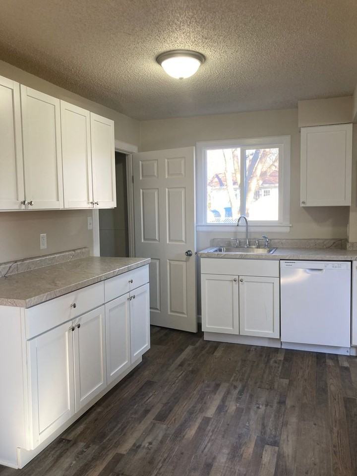 3419 E 36th Ct - Photo 2 of 17