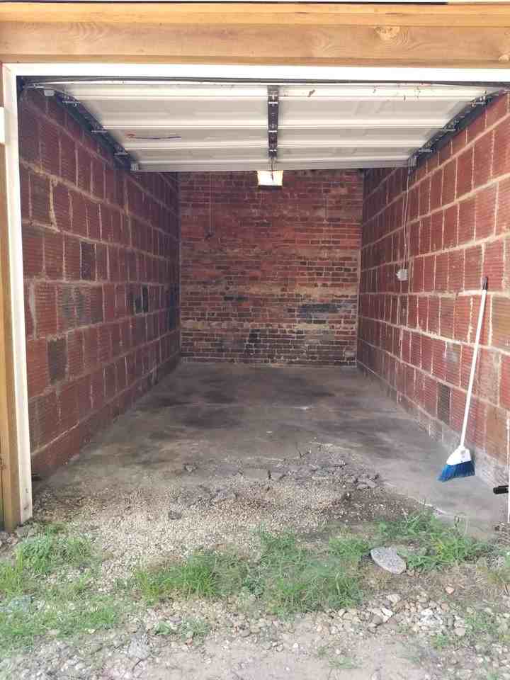 Spacious Two Bedroom Located in The Museum District - Photo 3 of 6