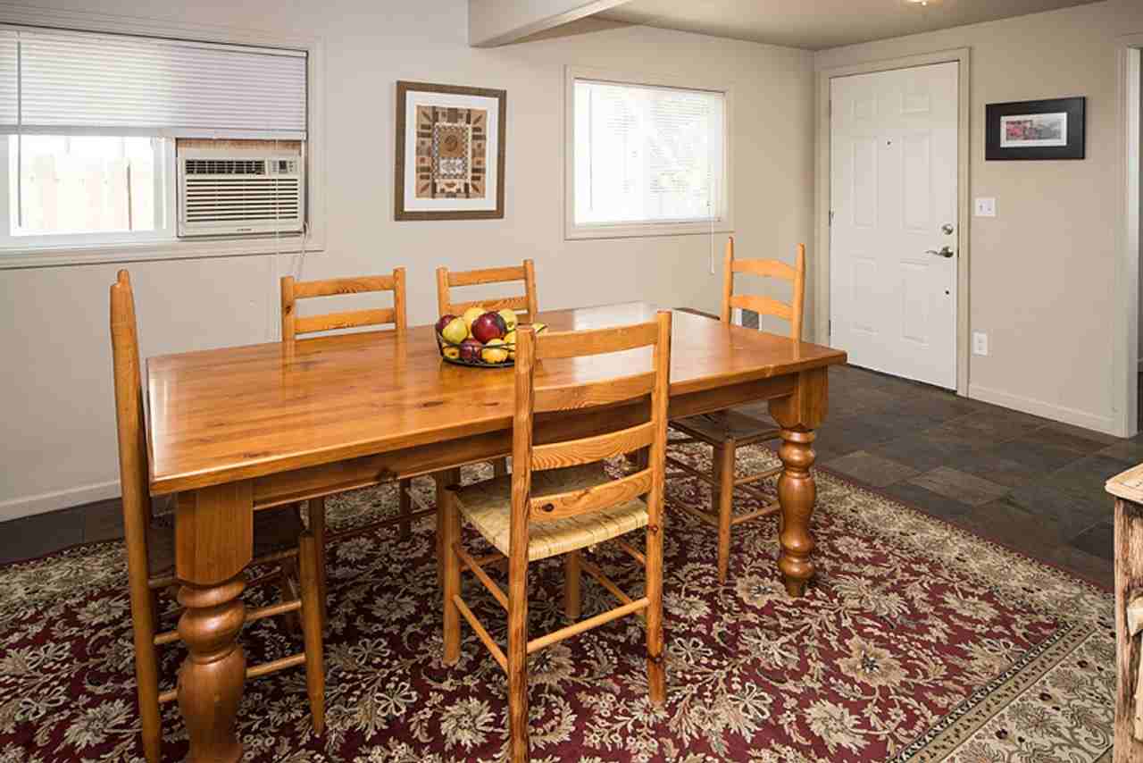 139 Se Heyburn St - Photo 6 of 15