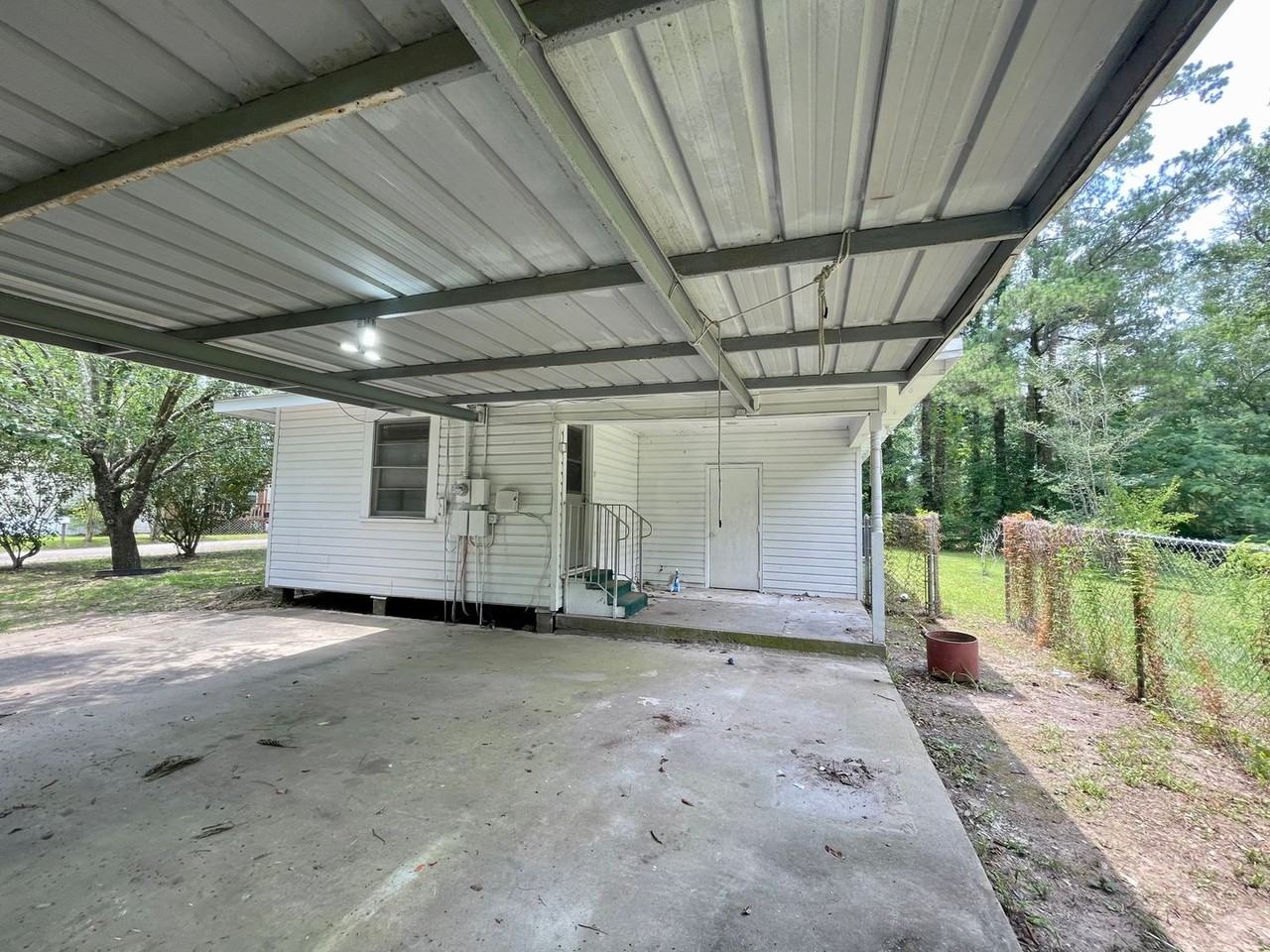 890 Chestnut St - Photo 2 of 15