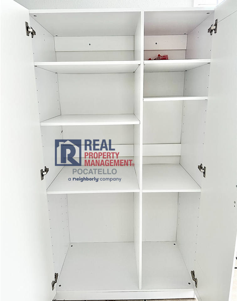 402 Park Ave. - Photo 3 of 14