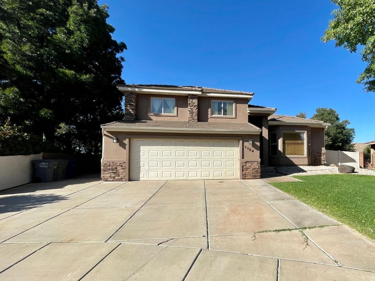 1124 S Castle Stone Cir - Photo 2 of 32