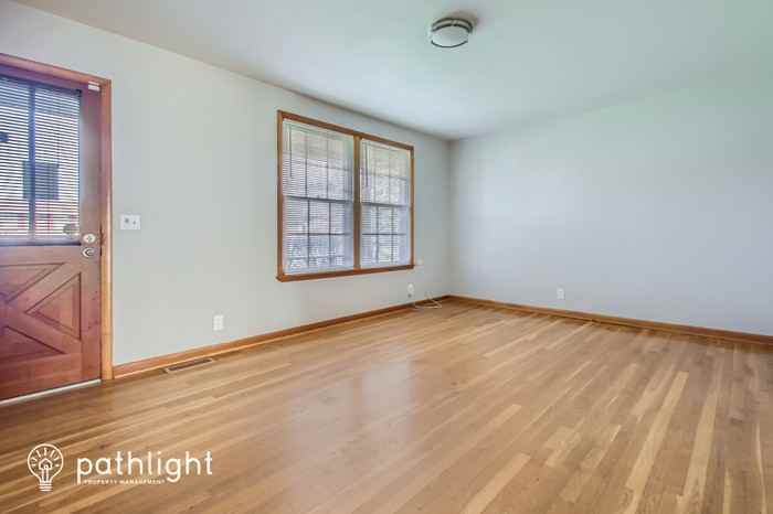 620 Topeka Dr - Photo 2 of 20