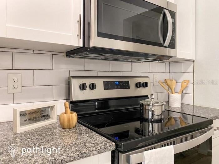 1241 Nicholson St - Photo 2 of 21