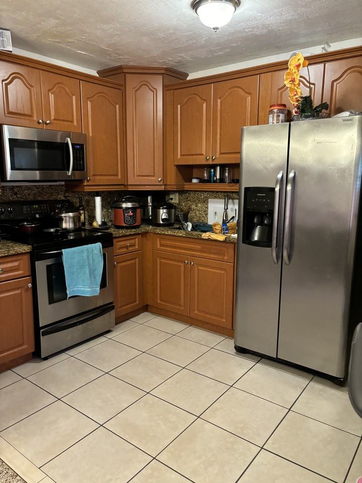 10475 Sw 46th St #NA - Photo 3 of 4