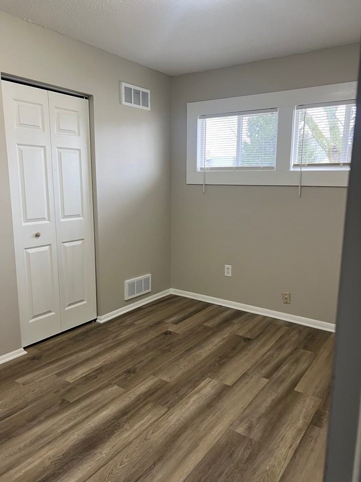 715 Georgian Dr #NA - Photo 3 of 8