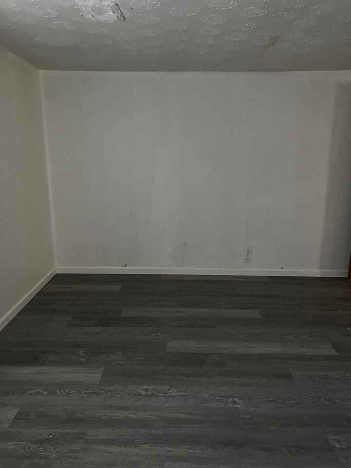 590 Riverview Dr #B - Photo 3 of 7