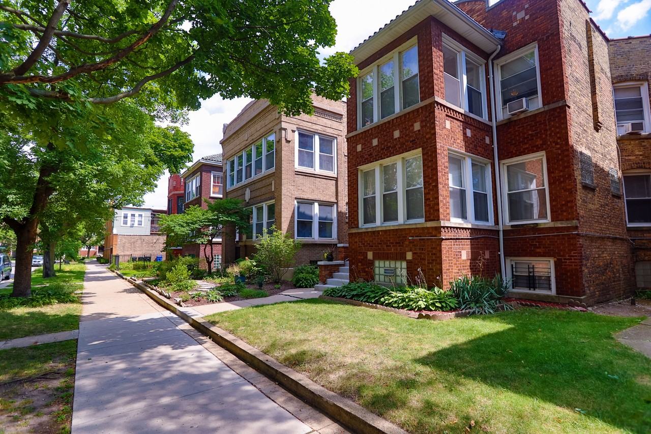 6449 N Lakewood Ave #1 - Photo 3 of 17