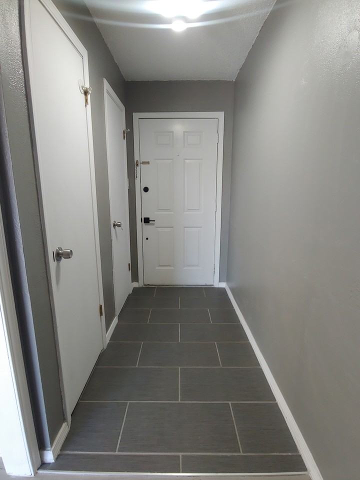212 Se Surrey Pl #NA - Photo 3 of 18