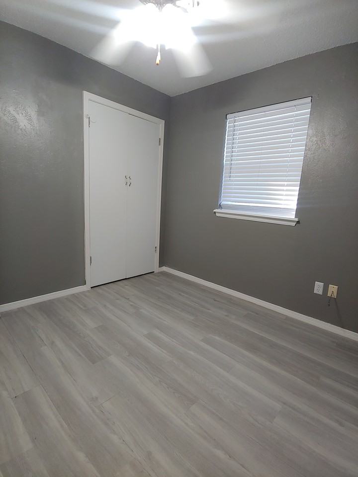 212 Se Surrey Pl #NA - Photo 6 of 18