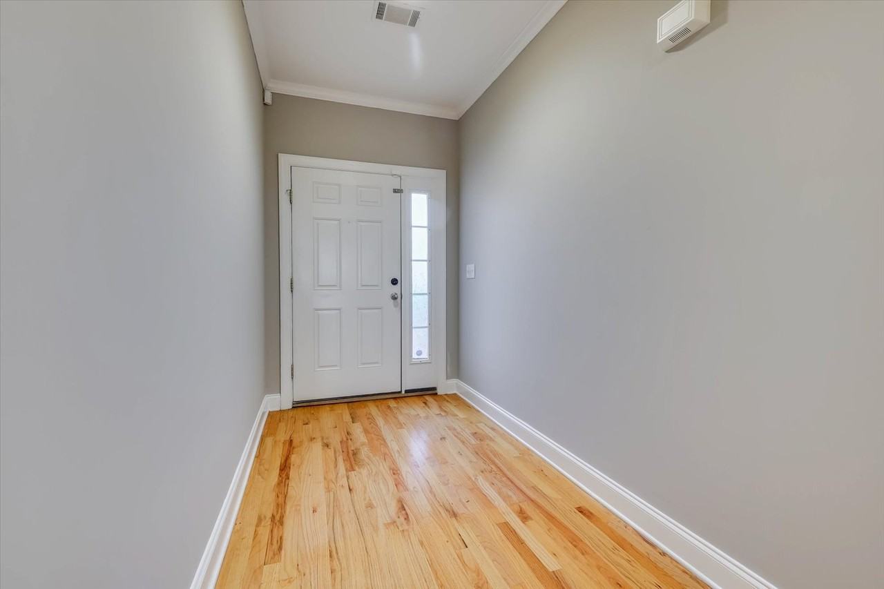 719 Bonnie Oaks Ln #1 - Photo 3 of 50