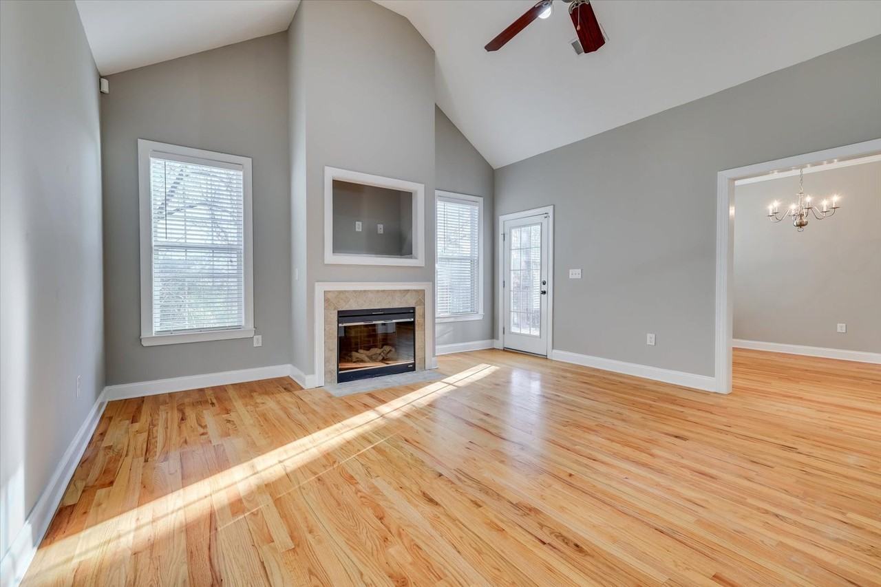 719 Bonnie Oaks Ln #1 - Photo 5 of 50