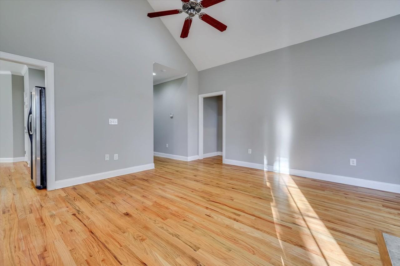 719 Bonnie Oaks Ln #1 - Photo 7 of 50