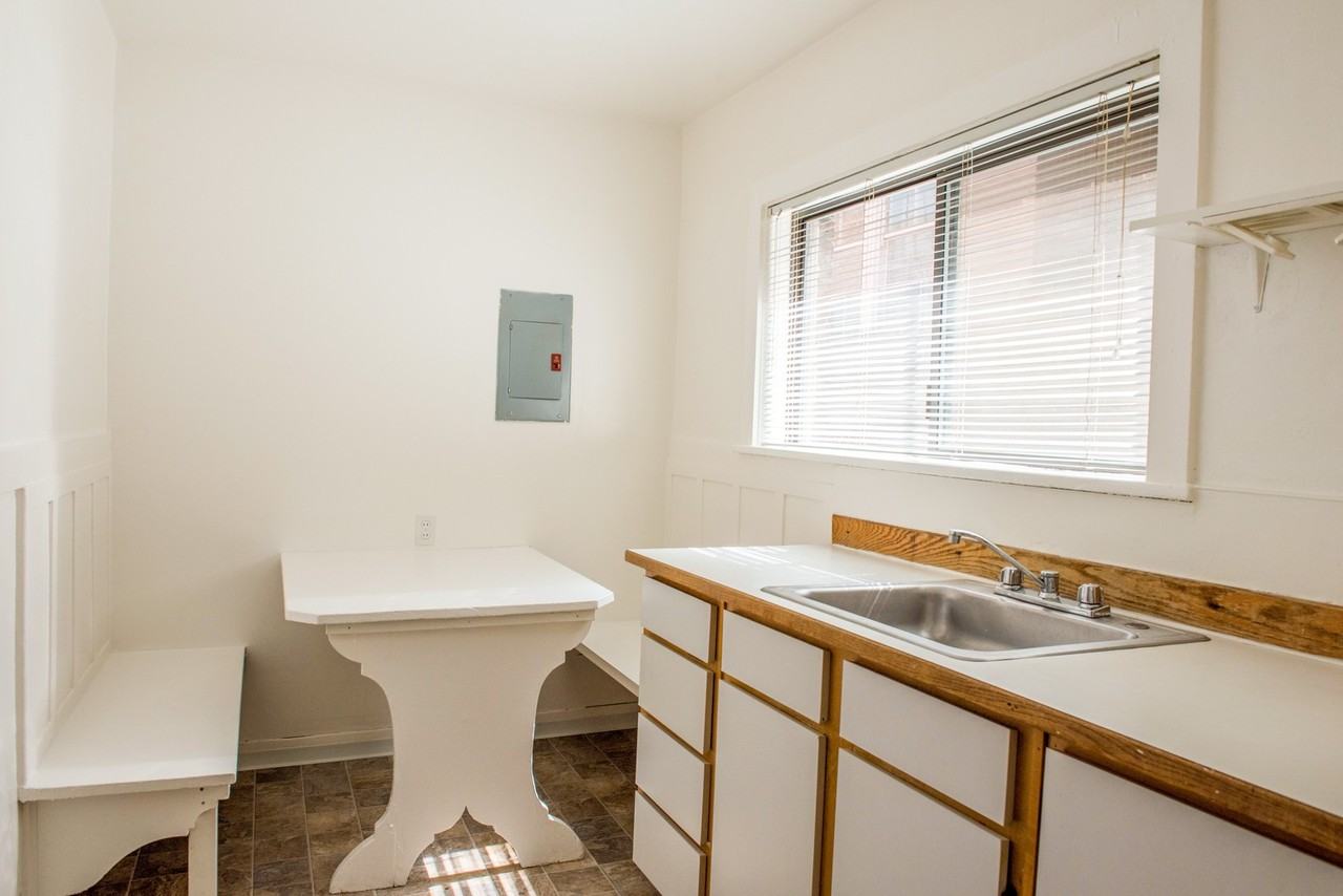 Madison Court - Photo 3 of 16