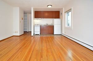 featured image of 128 E 18th St