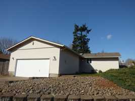 featured image of 2081 Elmwood Dr S