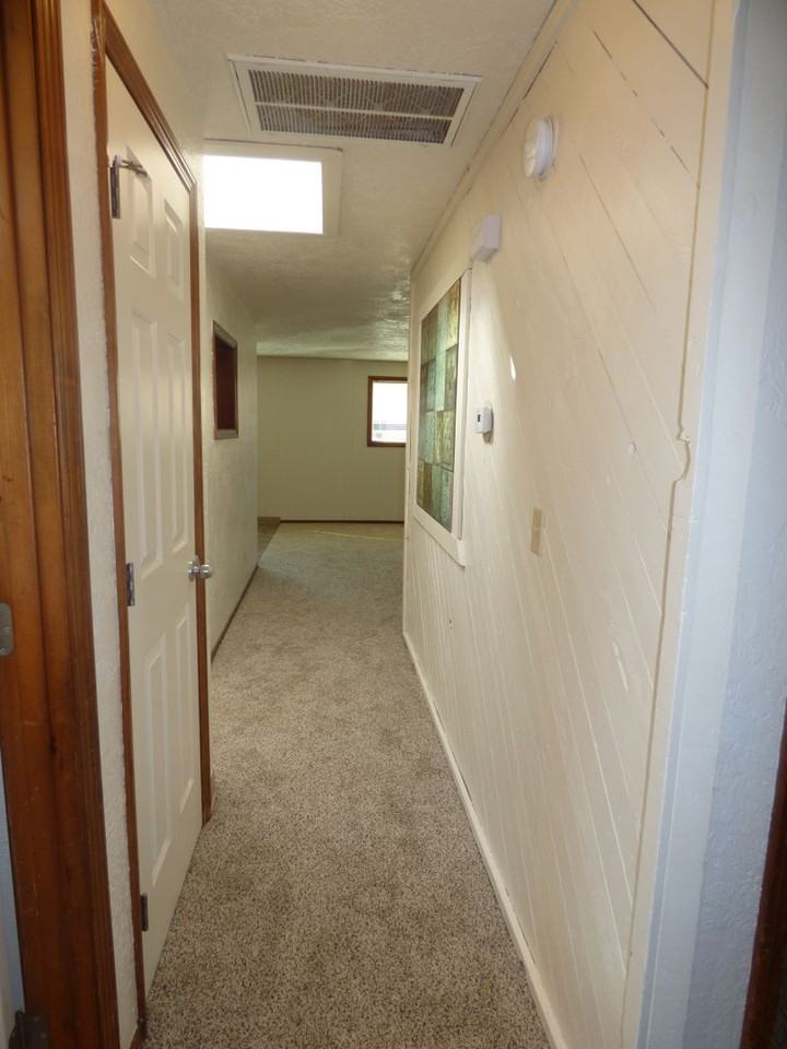2081 Elmwood Dr S - Photo 6 of 15
