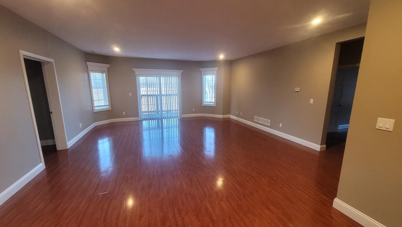 7458 Lions Gate Pkwy #7458 - Photo 3 of 10