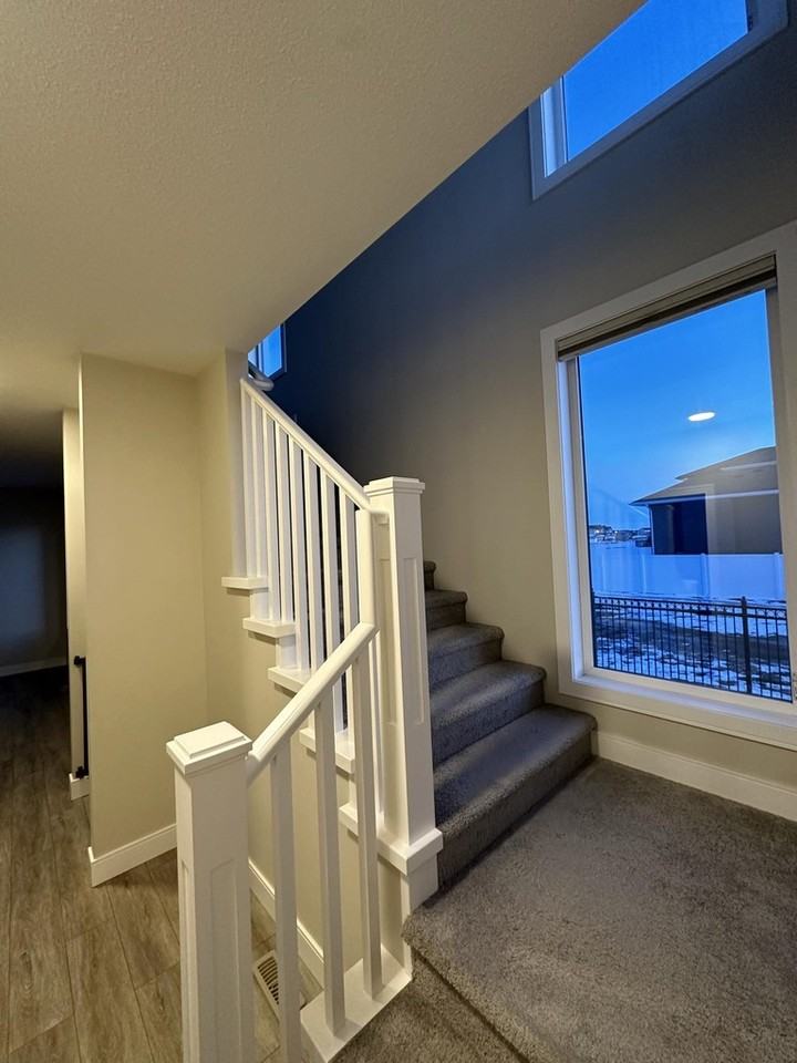 3312 Crosbie Cres #1 - Photo 2 of 16