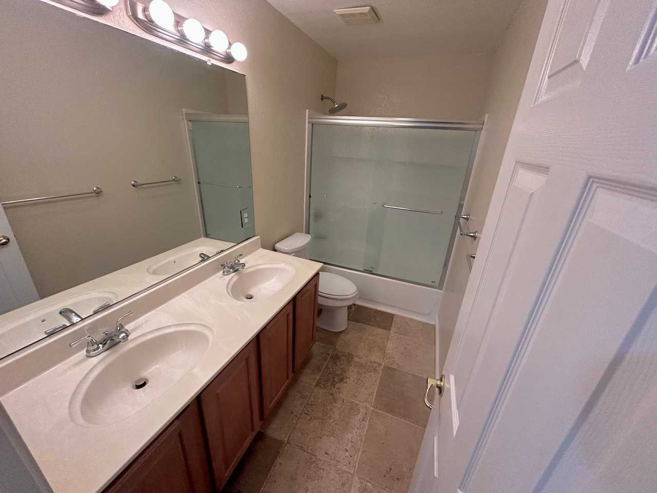 2216 Cermak Way - Photo 4 of 35