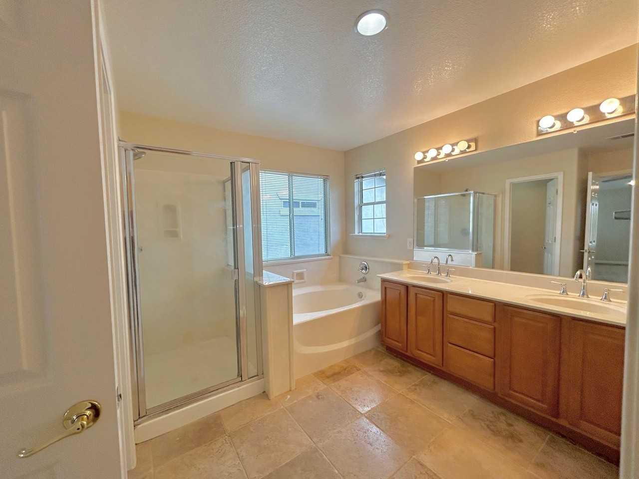 2216 Cermak Way - Photo 7 of 35