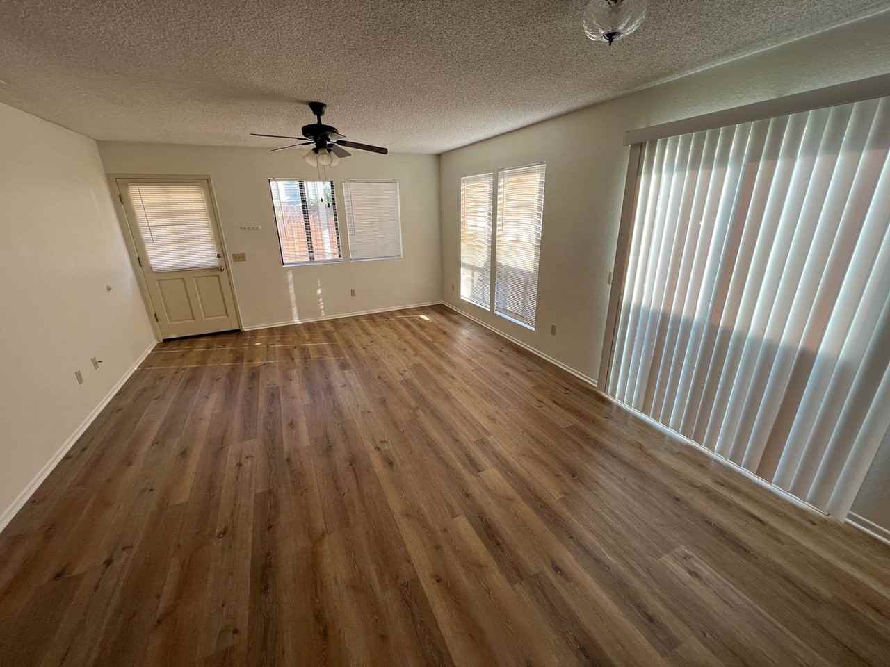 328 S Eureka St - Photo 5 of 18