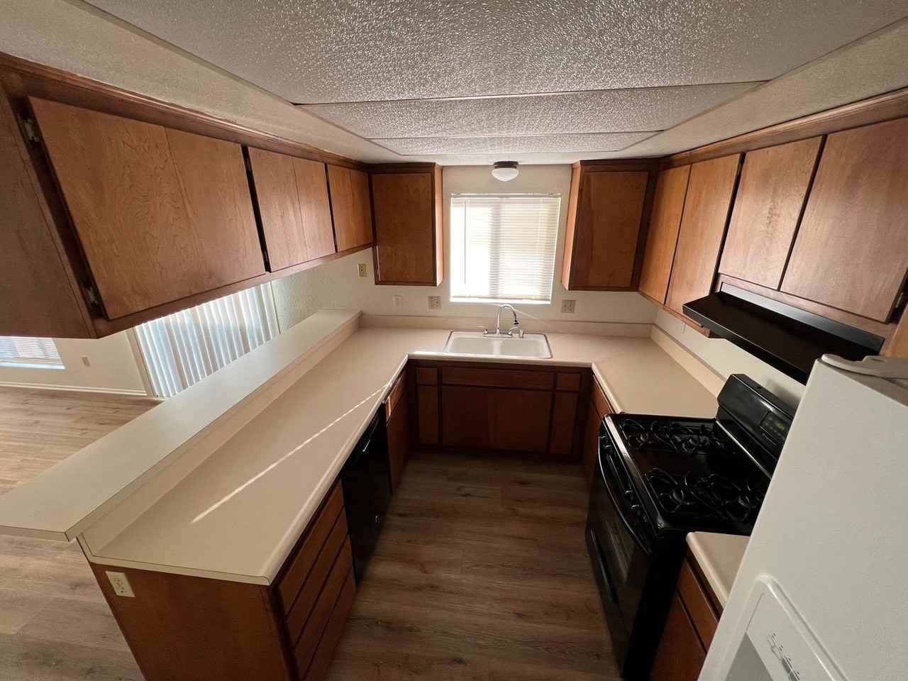 328 S Eureka St - Photo 7 of 18