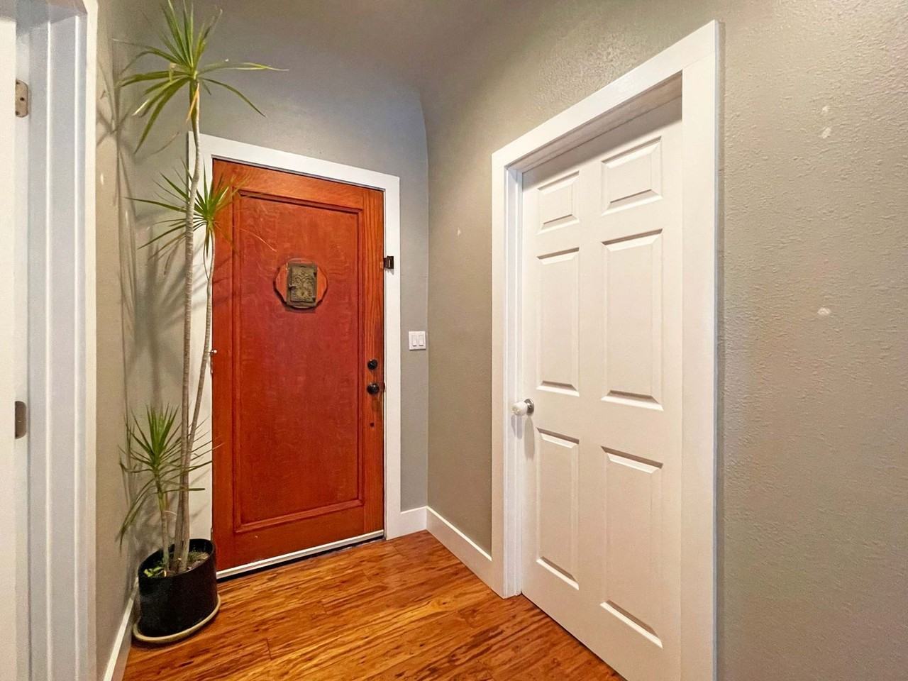 1609 Isabel St - Photo 6 of 35