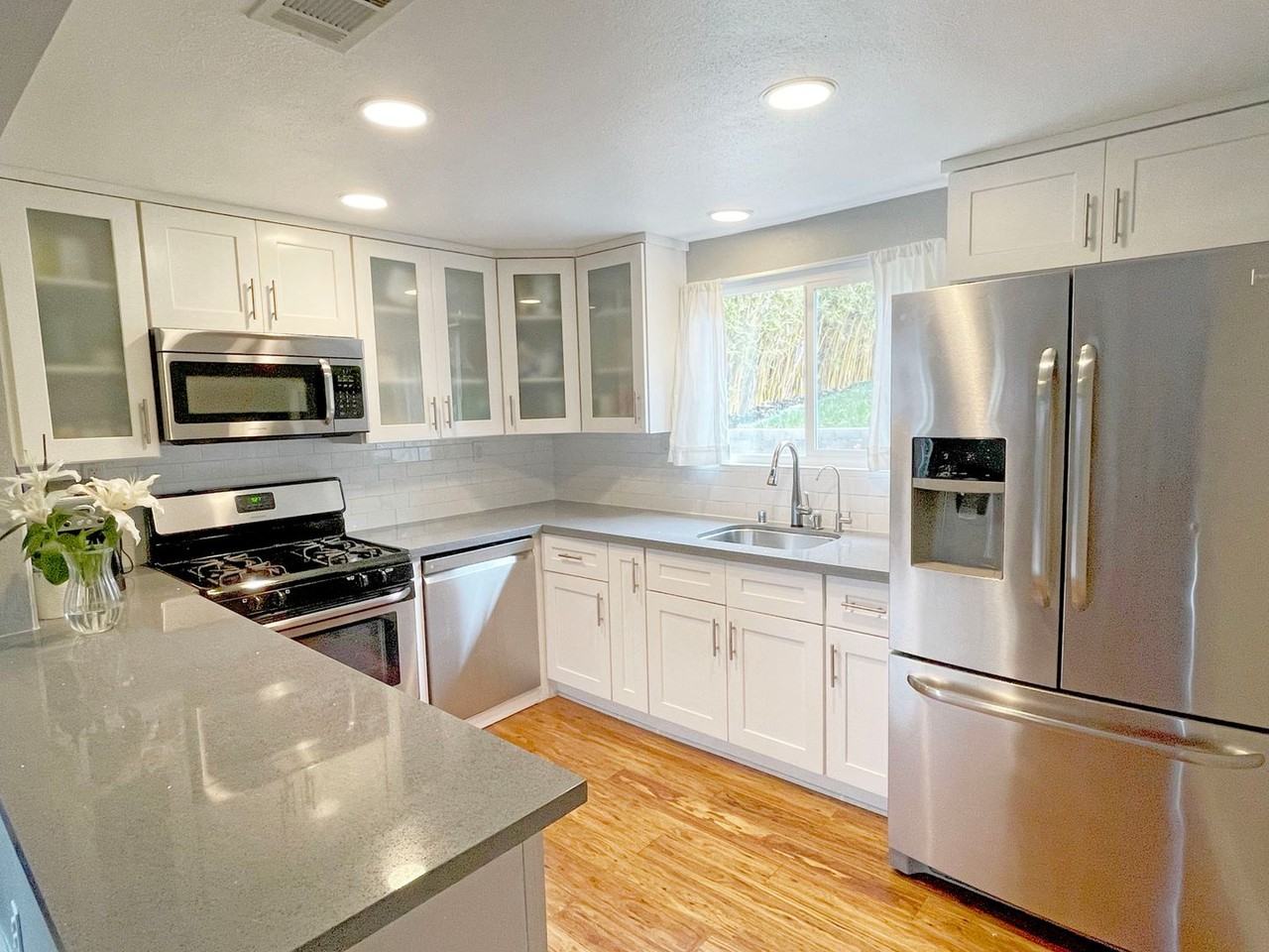 1609 Isabel St - Photo 7 of 35