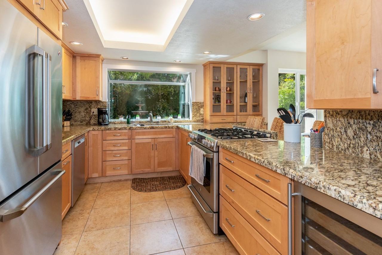 407 Vista De La Playa Ln - Photo 7 of 25