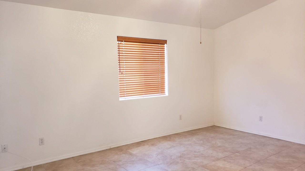 10197 S Tornado Ave - Photo 3 of 15